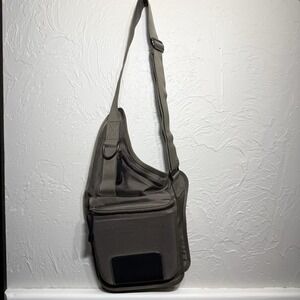 Banana Republic Crossbody Messenger Bag Olive Green Gorpcore Urban Explorer
